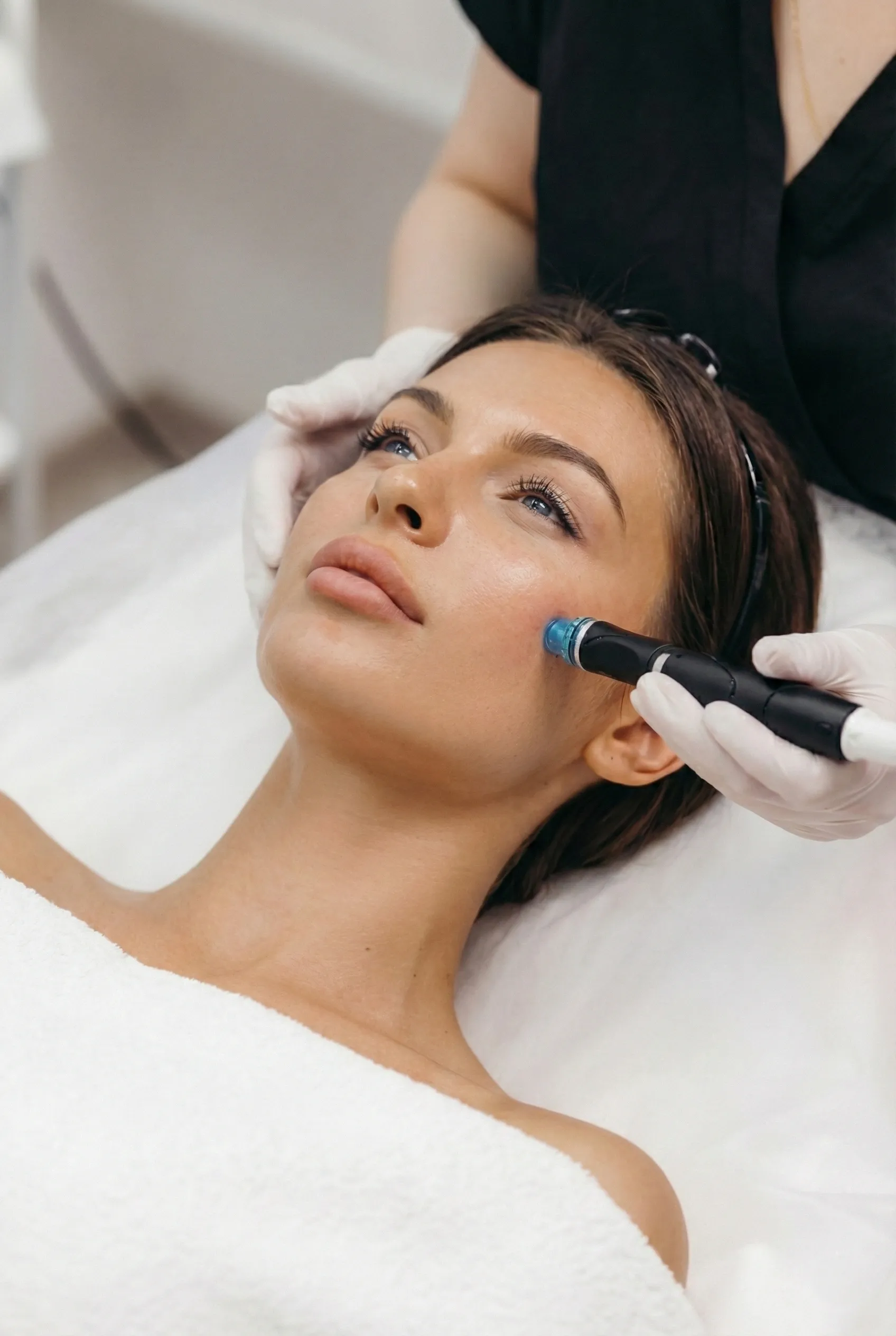 Hautpflege mit Aquafacial Behandlung im Beautyroom bySARE